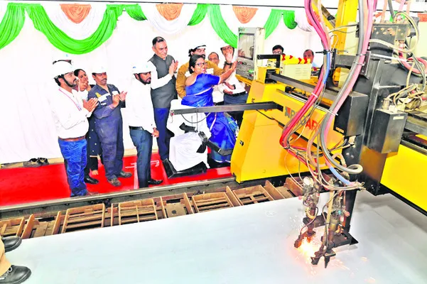 షిప్‌యార్డులో రెండో టగ్‌ నిర్మాణానికి శ్రీకారం