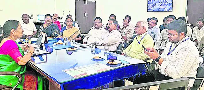 వైద్య కళాశాల భవనాలను త్వరితగతిన పూర్తి చేయండి 