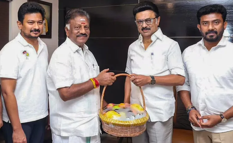 తమిళనాడు రాజకీయాల్లో సంచలనం