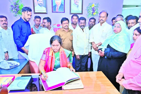 మున్సిపాలిటీ అభివృద్ధికి శాయశక్తులా కృషి 
