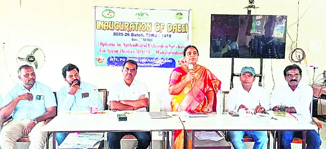 పరిజ్ఞానాన్ని రైతులకు వివరించాలి