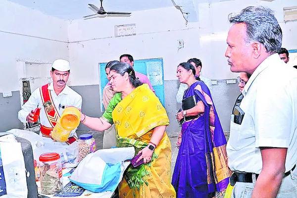 ప్రతీ విద్యార్థి ఒక మొక్క నాటి సంరక్షించాలి 