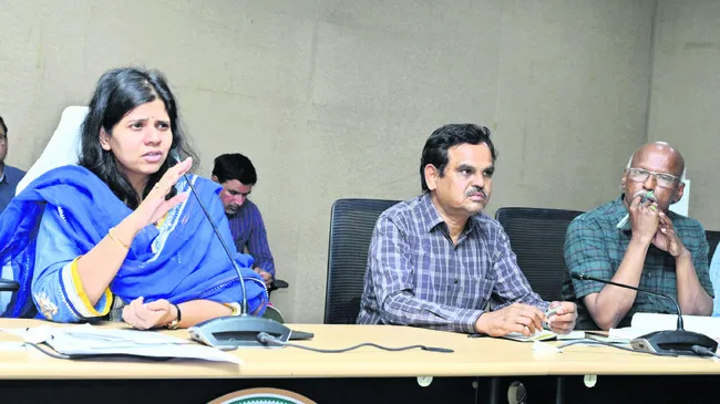 రెసిడెన్షియల్‌ స్కూల్స్‌ నిర్వహణ మరింతగా మెరుగుపడాలి 