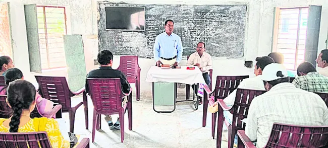 మెరుగైన విద్యనందించాలి