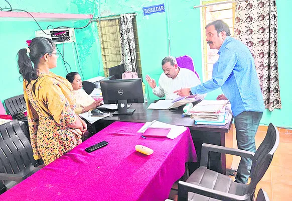 సర్టిఫికెట్ల జారీలో జ్యాపం వద్దు