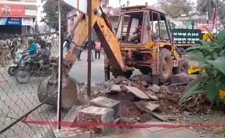 Demolition Of Ysrcp Leader's Structures In Anaparthi