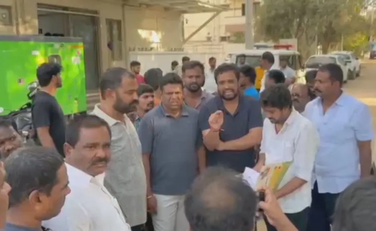 Child dies due to medical negligence in Bandlaguda