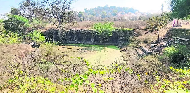 చరిత్ర కను‘మరుగు’