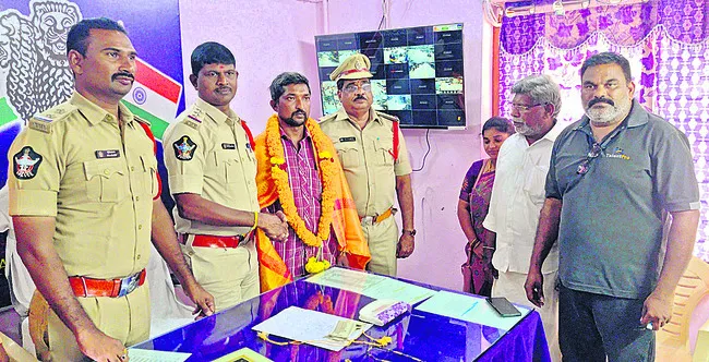 ఆటో డ్రైవర్‌ నిజాయితీ