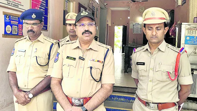 చట్టాన్ని ఉల్లంఘిస్తే కఠిన చర్యలు