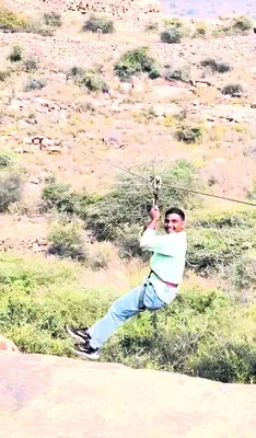 ఎవరెస్టు బేస్‌ క్యాంప్‌నకు మేడివాడ విద్యార్థి ఎంపిక 