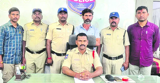 తండ్రిని హత్య చేసిన నిందితుడి అరెస్టు 