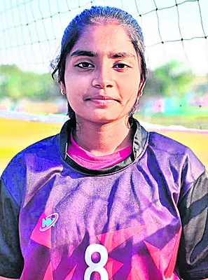 జాతీయస్థాయి వాలీబాల్‌ పోటీలకు ఎంపిక
