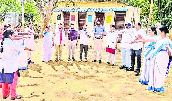 ఆస్పత్రులను ఆహ్లాదకరంగా తీర్చిదిద్దాలి 