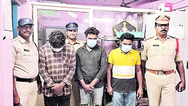 దొంగనోట్ల కేసులో ముగ్గురి అరెస్టు 