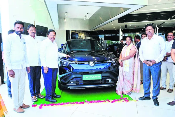 మార్కెట్‌లోకి మారుతీ ఈ–విటారా ఎలక్ట్రిక్‌ కారు 
