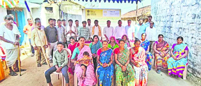 పెరటికోళ్ల పెంపకంతో ఆదాయం 