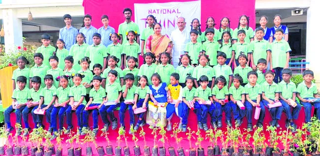 ●కవలలు.. కనువిందు 