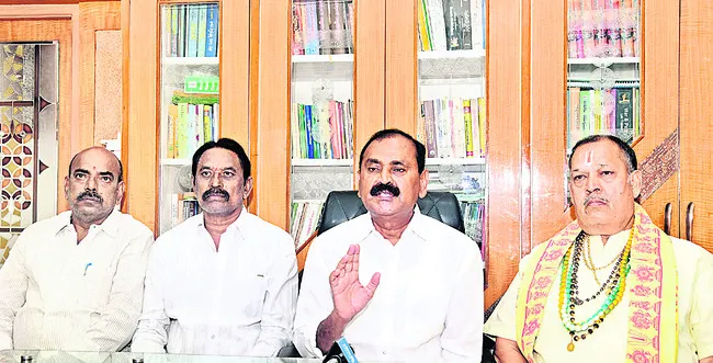 జగనన్న పాలనలోనే 700 వేదపారాయణదారుల పోస్టులు