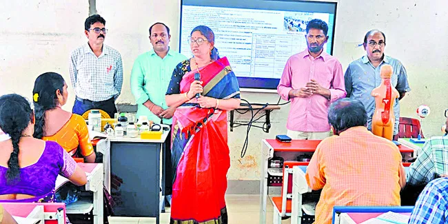 నూరు శాతం ఉత్తీర్ణత సాధనకు కృషి చేయండి 