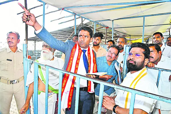 కుంభాభిషేకానికి ఏర్పాట్లు ప్రారంభం 