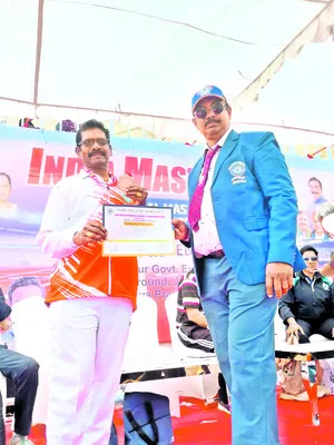 ఆరు పదుల వయసులో మెరుపు వేగం 