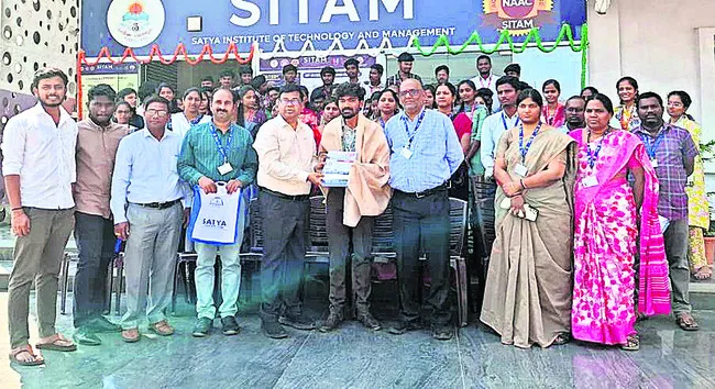 సీతంలో ముగిసిన నైపుణ్యాభివృద్ధి శిక్షణ