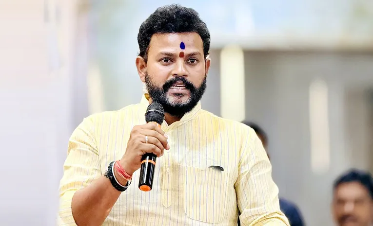 చిక్కుల చట్రంలో.. కేంద్ర మంత్రి