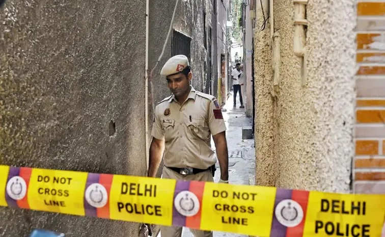 Woman And Daughter Incident South East Delhi