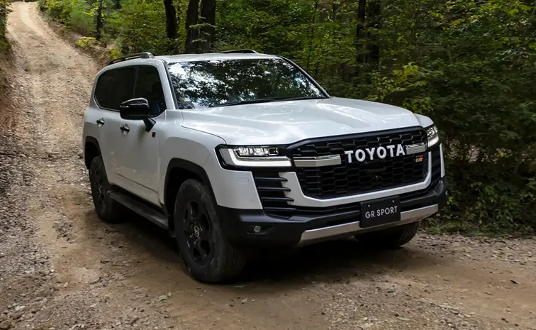 900 పైగా ల్యాండ్ క్రూయిజర్లు రీకాల్‌..