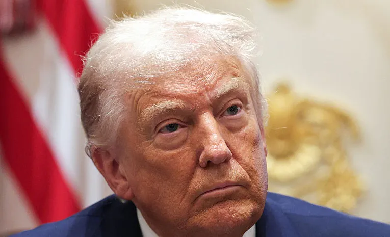 ట్రంప్ నివాసంలోకి చొరబాటుకు యత్నం.. సిబ్బంది కాల్పులు