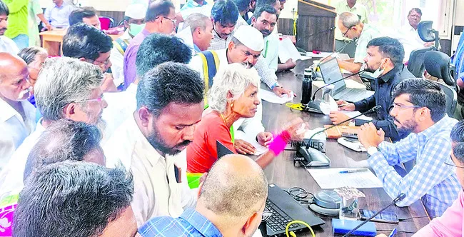 చిన్న సమస్యలూ పెద్దసారు వద్దకే!