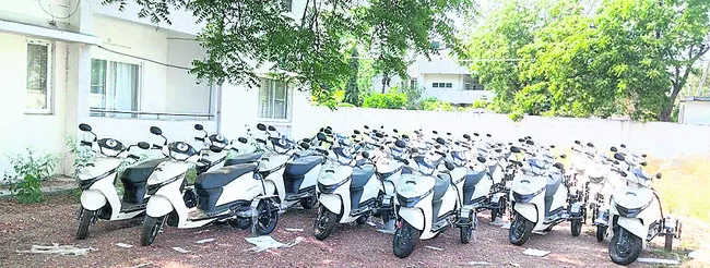 దివ్యాంగులకు సామగ్రి పంపిణీ ఎప్పుడో?