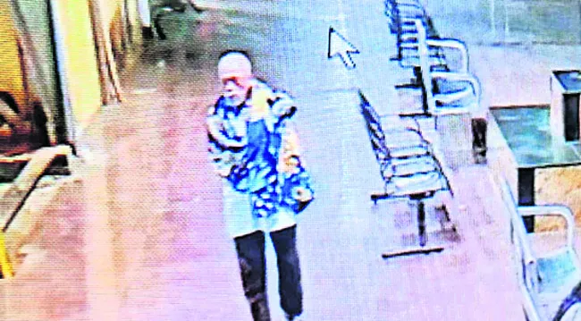 అనకాపల్లి రైల్వే స్టేషన్‌లో వృద్ధుడు అదృశ్యం 