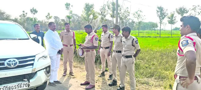 పోలీసుల వలయంలో బాన్సువాడ 