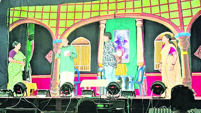 ఆకట్టుకున్న నాటిక పోటీలు 