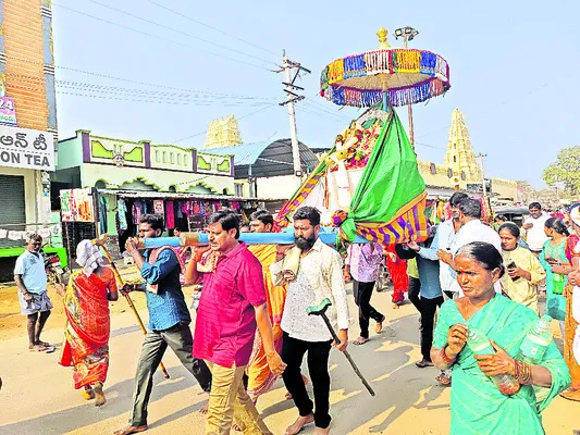 ఘనంగా వీరభద్రస్వామి వసంతోత్సవం