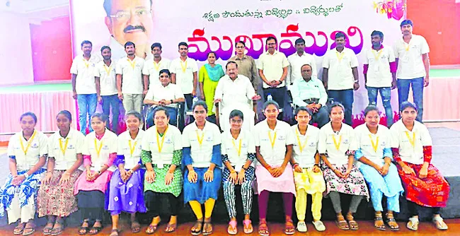 ‘వికసిత్‌ భారత్‌’లో యువత భాగస్వాములు కావాలి 