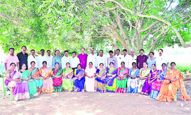 నాలుగు దశాబ్దాల అ‘పూర్వ’ సమ్మేళనం