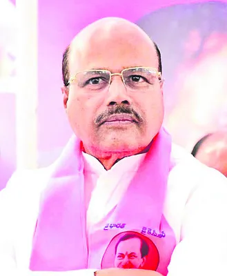 మాజీ ఎమ్మెల్యే మంచిరెడ్డికి నోటీసులు