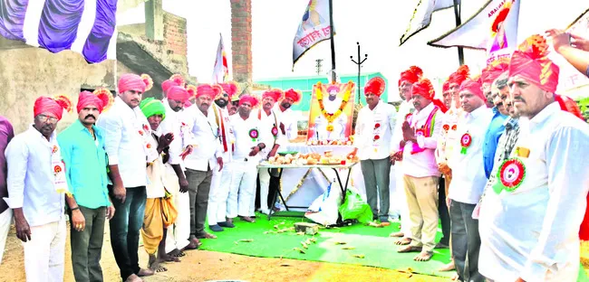 బంజారాల ఆత్మగౌరవానికి ప్రతీక సేవాలాల్‌ 