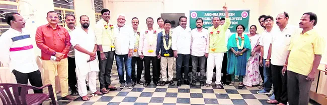 వ్యవసాయ ఉద్యోగుల సంఘం అధ్యక్షుడిగా కాశన్న