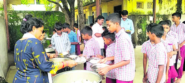‘మధ్యాహ్నం’కు ఆవిరి బియ్యం