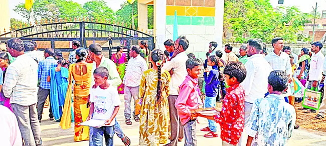 ప్రశాంతంగా గురుకుల ప్రవేశ పరీక్ష
