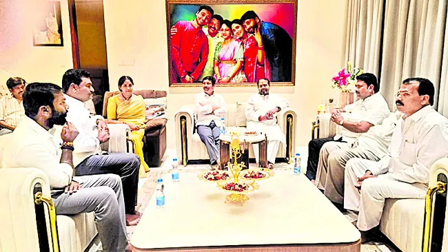 ప్రతిపక్ష నేతలపై దాడులు అమానుషం 