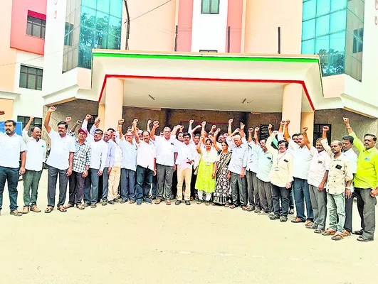 సహకార పోరు..! 