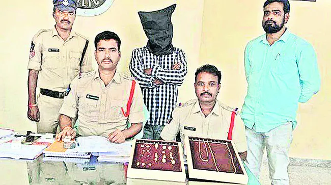 అంతర్రాష్ట్ర దొంగ అరెస్ట్‌ 