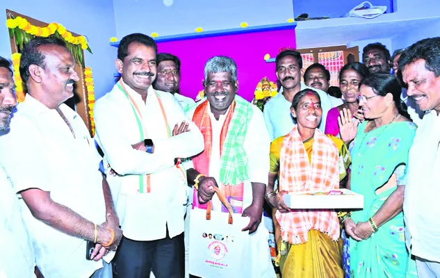 పేదల సొంతింటి కల సాకారం 