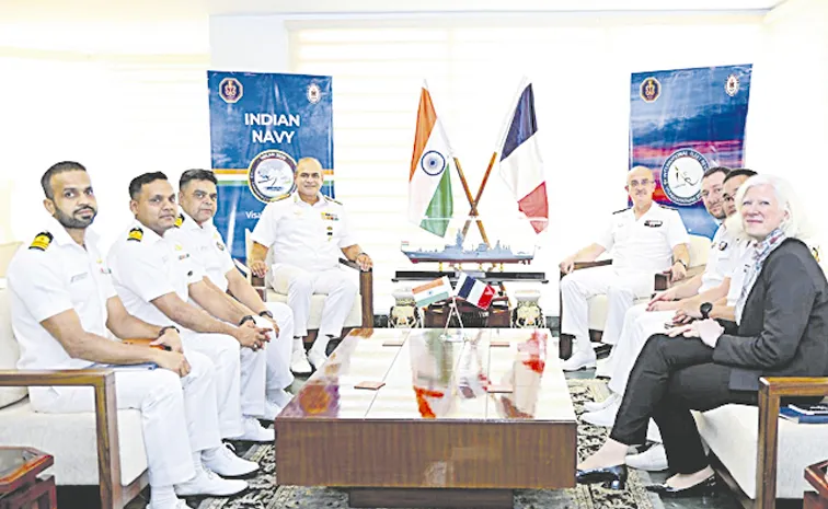 భారత్, ఫ్రాన్స్‌ నౌకాదళాధికారుల భేటీ