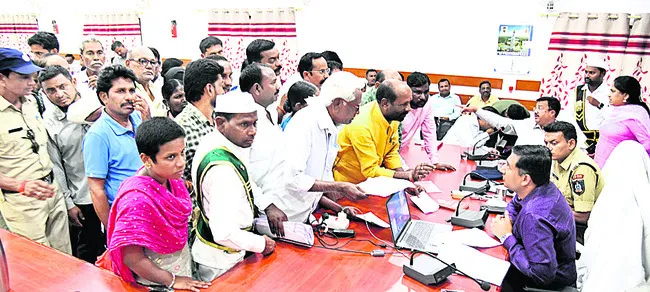 వినతుల వెల్లువ